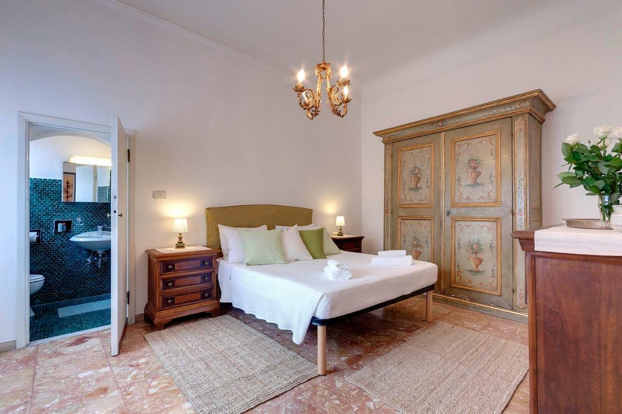 Historical Apartment Spectacular Arno View With Balcony From 12 Th Century. Florenţa Exterior foto