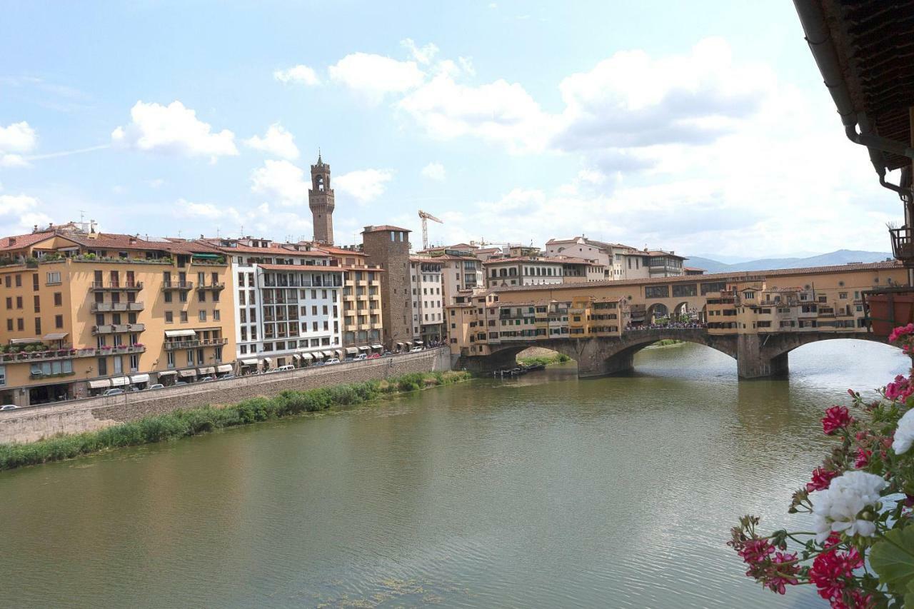 Historical Apartment Spectacular Arno View With Balcony From 12 Th Century. Florenţa Exterior foto